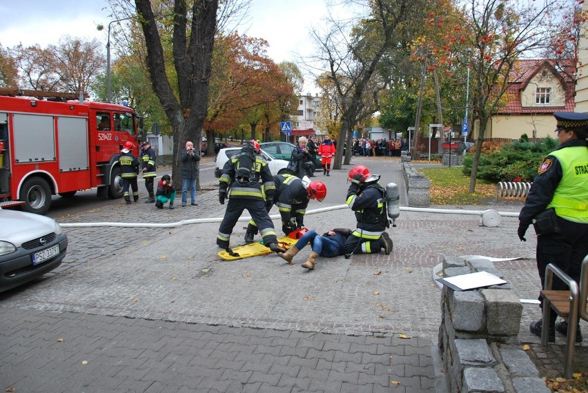 Ewakuacja urzędu miejskiego w Obornikach