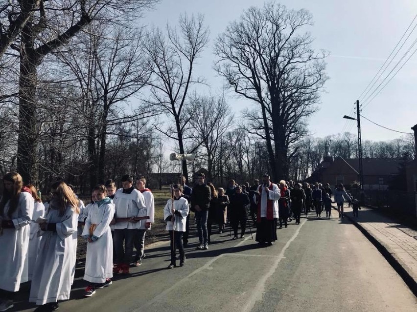 Droga krzyżowa ulicami Lenartowic