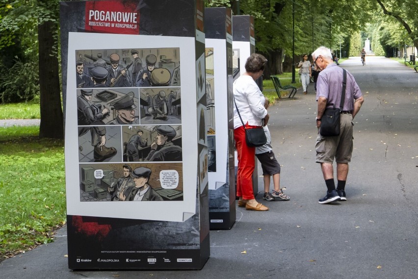 Kraków. Trwa plenerowa wystawa „Poganowie. Rodzeństwo w konspiracji” z okazji 80-lecia powstania Armii Krajowej ZDJĘCIA