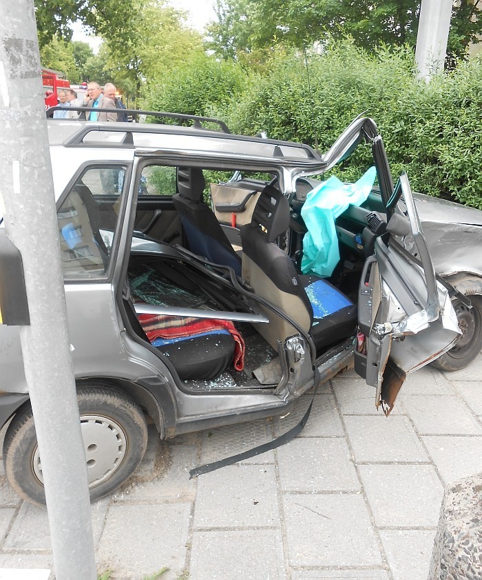 Zderzenie dwóch aut na Grochowskiej
