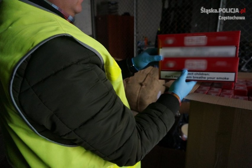 Częstochowa: Policja znalazła 900 kilogramów nielegalnego tytoniu