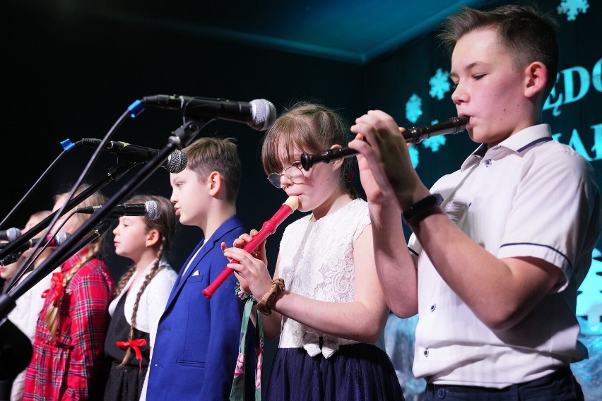 Jeden z ostatnich koncertów kolęd odbył się w Rzeczenicy - wystąpili młodzi ludzie z Człuchowa i Brzezia