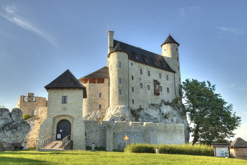 Zamek w Bobolicach ma ciekawą historię. Wzniósł go Kazimierz...
