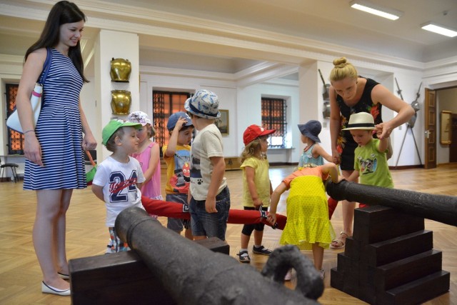 Muzeum na Zamku zwiedzały maluchy z niepublicznego przedszkola "Bajninio" w  Lublinie
