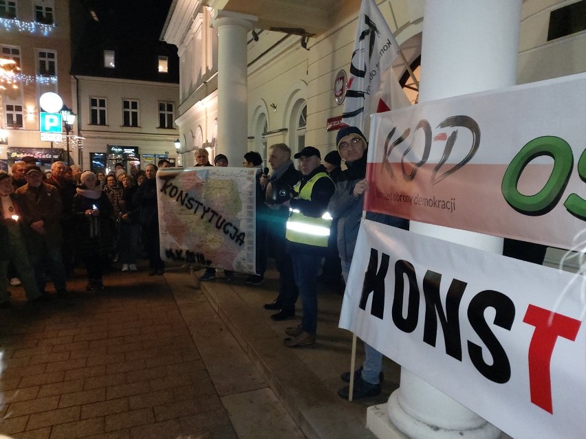 Demonstracje w obronie sądów i sędziów w Oświęcimiu oraz Kętach pod hasłem „Dziś sędziowie – jutro Ty” [ZDJĘCIA]