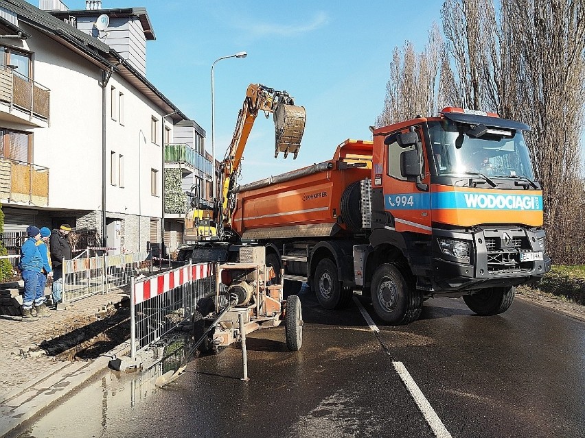 Wielka awaria magistrali wodociągowej na Widzewie. Wstrzymany ruch 