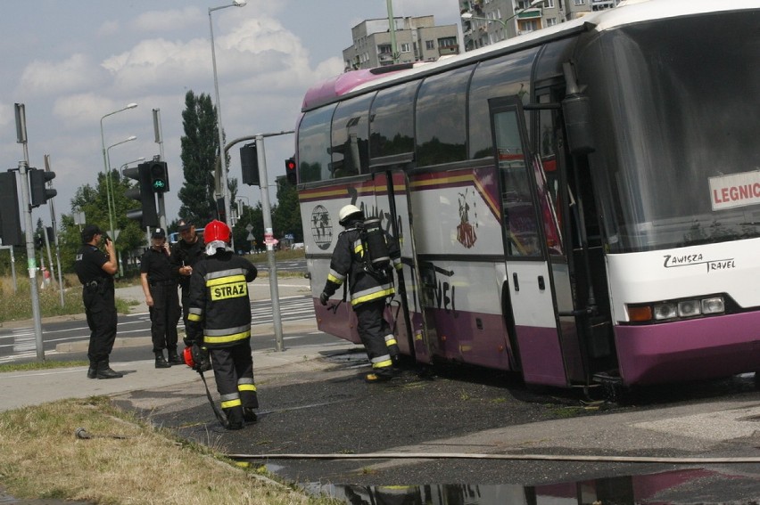 Pożar autobusu w Legnicy ((ZDJĘCIA)