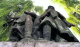 Pomnik Braterstwa Broni wciąż nie znika z Czechowic-Dziedzic