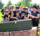 Pogrzeb obywatela Ukrainy, którego znaleziono w lesie między Wągrowcem a Skokami. Prokuratura cały czas wyjaśnia okoliczności jego śmierci