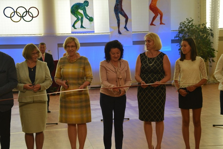 Minister Jarosław Gowin dokonał uroczystego otwarcia hali sportowej 
