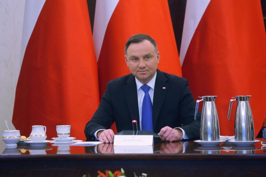 Andrzej Duda o 500 plus w dobie koronawirusa: "Kategoryczne NIE dla odbierania 500+". W sieci zrobiło się gorąco