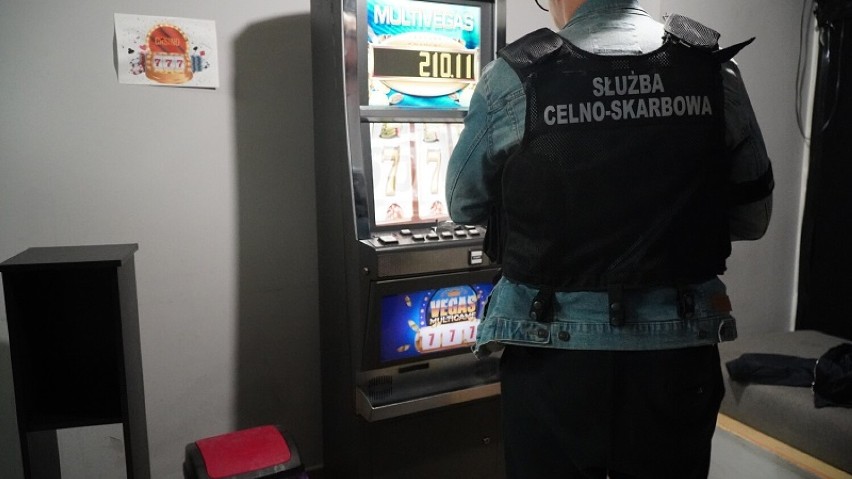 97 nielegalnych automatów do gier zabezpieczyli w trakcie...