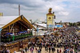 Oktoberfest 2022: ile kosztuje? Najważniejsze informacje na temat bawarskiej imprezy – noclegi, transport, namioty