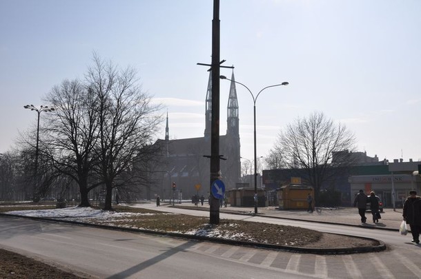 POGOŃ
Muzeum w Sosnowcu zaprasza na dwie interesujące wystawy które potrwają do końca roku. Pierwsza z nich to "80 lat Polskiego Towarzystwa Tatrzańskiego w Zagłębiu Dąbrowskim". Druga ukazuje  dawne i współczesne widoki Kuźnic - jednego z najciekawszych miejsc w Zakopanem. Tytuł wystawy "Kuźnice wczoraj i dziś".