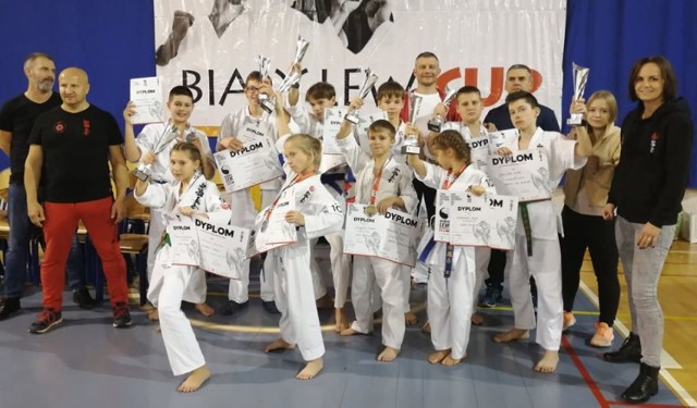 Finał Polskiej Ligii Karate Shinkyokushin, legniczanie z medalami.