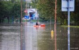 Powódź w Olszynie Lubańskiej. Wzrasta poziom wód w rzekach na Dolnym Śląsku