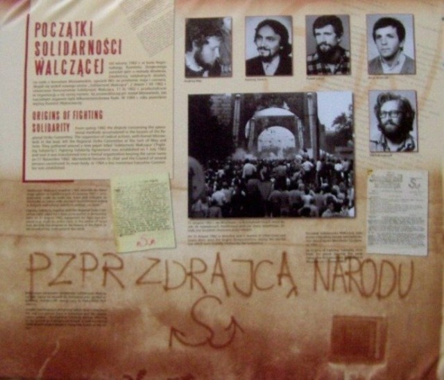 Zaczęło sie we Wrocławiu w 1982 r.
Wystawa &quot;Solidarność Walcząca&quot;, Rzeszów.
Fot. A. Karłowska