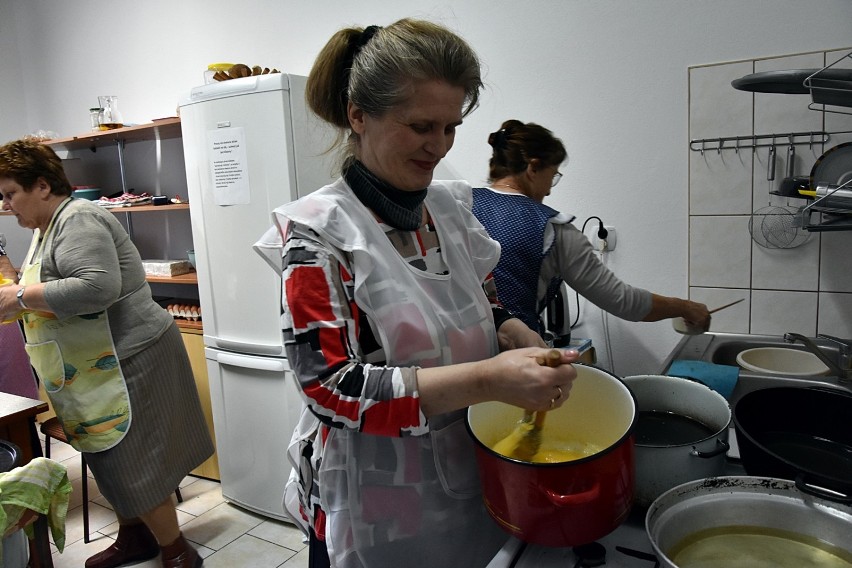 Koło Gospodyń Wiejskich z Moszczenicy usmaży ponad 1500 pączków