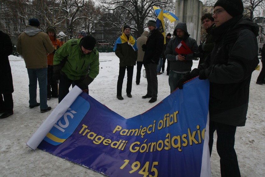 V. Marsz na Zgodę 2013 [ZDJĘCIA]. Obchody Tragedii Górnośląskiej