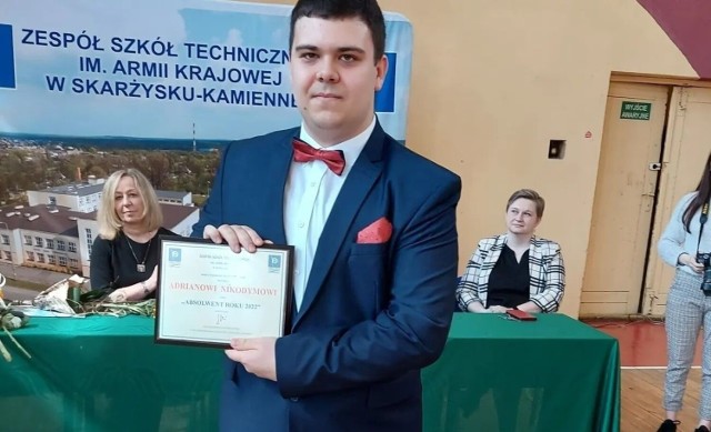 Adrian Nikodym został Absolwentem Roku 2022 Zespołu Szkół Technicznych w Skarżysku.
