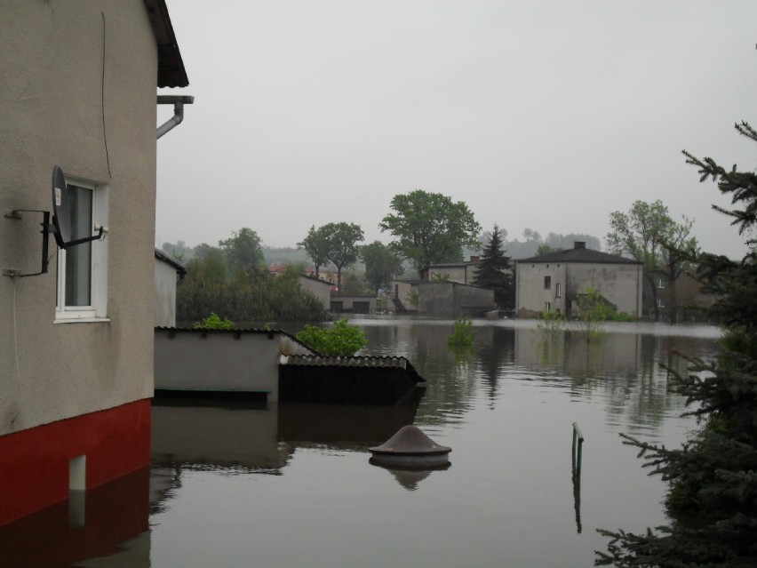 Chełm Mały podczas powodzi 2010