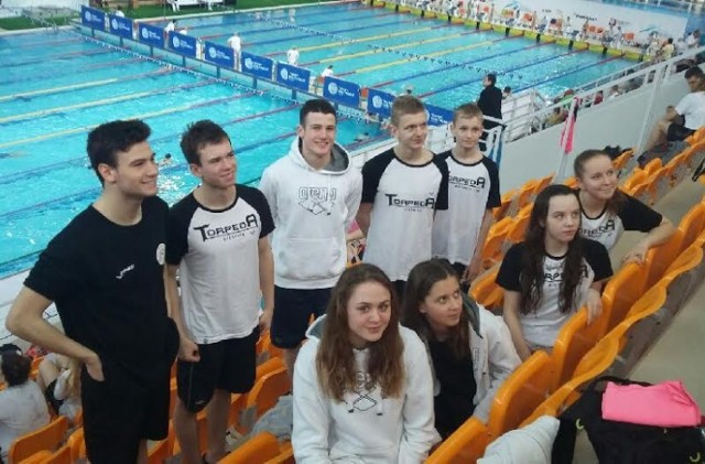 Zawodnicy klubu pływackiego Torpeda przywieźli 5 krążków