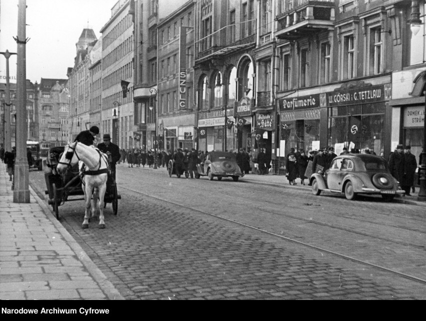 Plac Wilhelma w 1940 roku. 


Następne zdjęcie --->