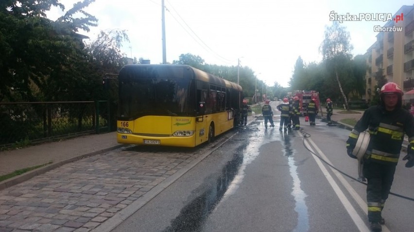 Chorzów - Batory: Pożar autobusu linii 632 [ZDJĘCIA]