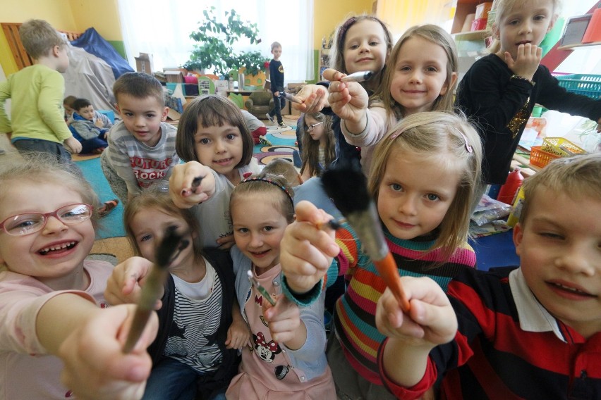 Choć miejsc w gdyńskich przedszkolach przybywa, ciągle...