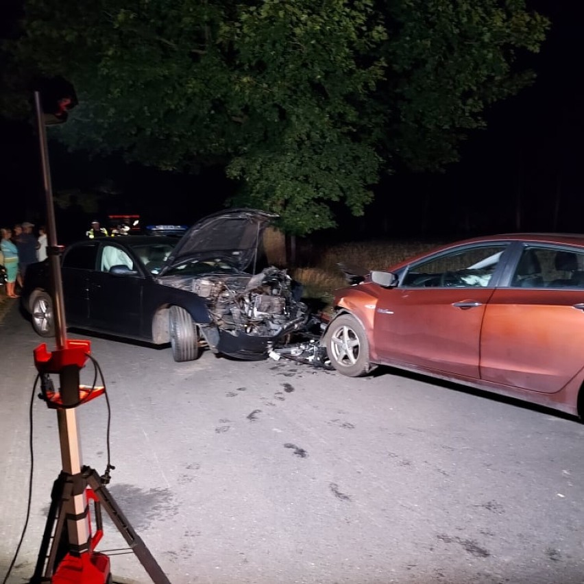 SKORZĘCIN: Wypadek na trasie. Dwie osoby poszkodowane [FOTO]