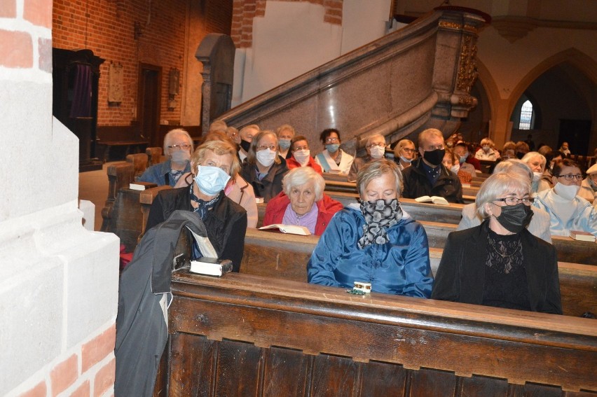 Członkowie róż różańcowych z Opola spotkali się na skupieniu w katedrze