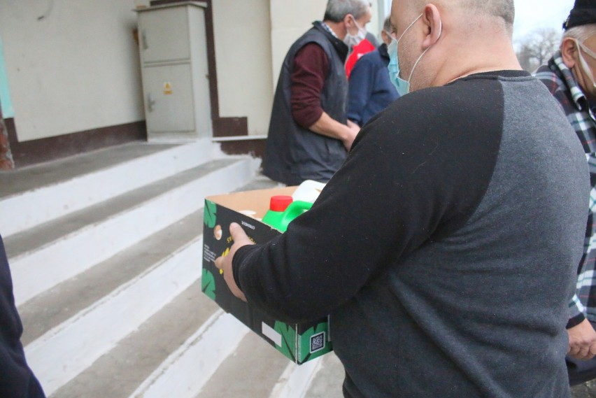 Żukowice: Do Schroniska dla Bezdomnych trafiły paczki ze środkami czystości i jedzeniem