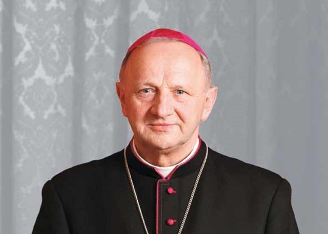 Biskup Paweł Stobrawa był biskupem pomocniczym diecezji opolskiej od 2003 roku. Po 19 latach przechodzi na emeryturę.