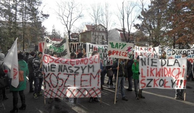 Kilka miesięcy temu głośne były protesty przeciw planowanej likwidacji szkół