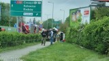 Osobówka dachowała na chodniku w Bielsku-Białej - możliwe utrudnienia w ruchu ZDJĘCIA