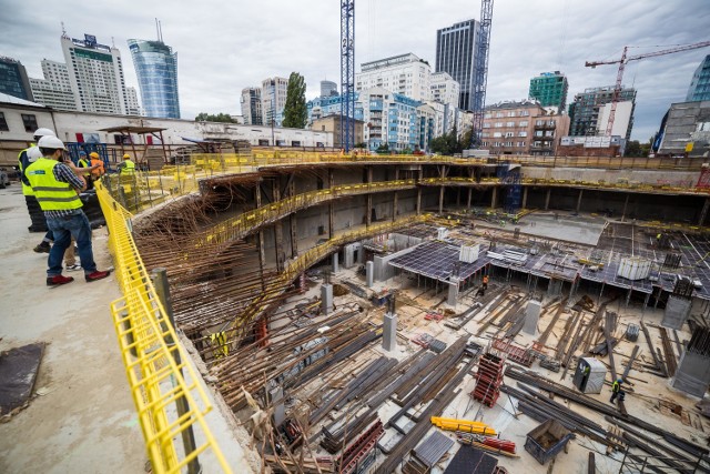 Mennica Legacy Tower. Powstaje inteligentny wieżowiec. Będzie sterowany smartfonem [ZDJĘCIA, WIDEO]