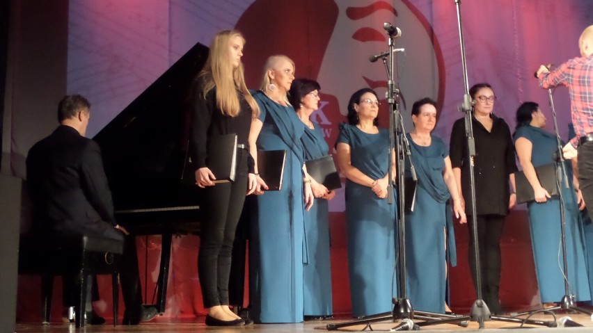 Koncert finałowy XXVI Wojewódzkiego Festiwalu Pieśni Patriotycznej w Myszkowie ZDJĘCIA