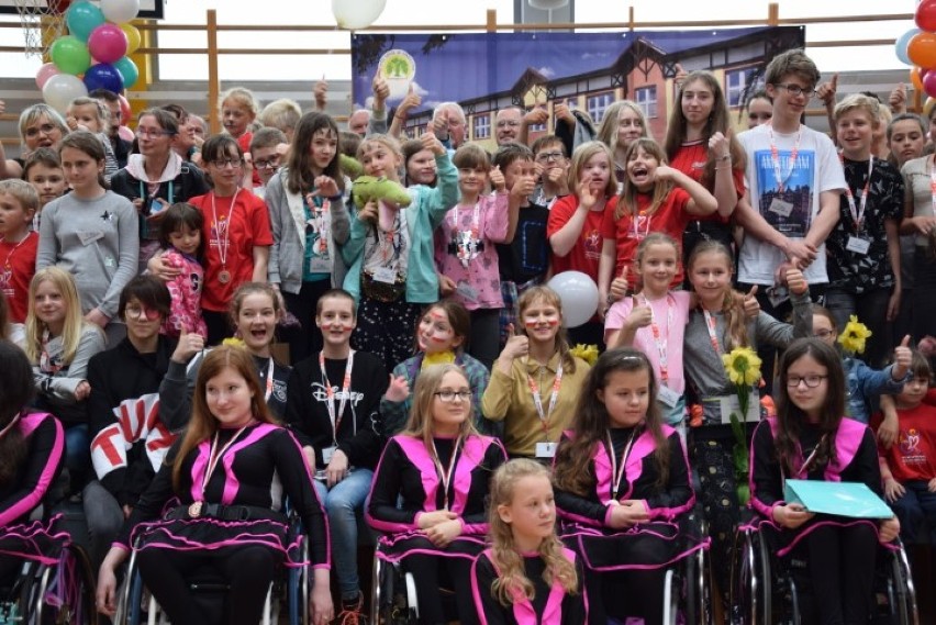 Straszyn: Pokazy motocyklistów, tańca, gry i zabawy podczas VIII Paraolimpiady dla dzieci z niepełnosprawnością [ZDJĘCIA, WIDEO]