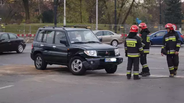 Toruń: Wypadek na skrzyżowaniu Szosy Chełmińskiej i Czerwonej Drogi [ZDJĘCIA]