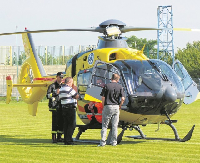 Helikopter LPR z lekarzem wylądował na miejskim stadionie