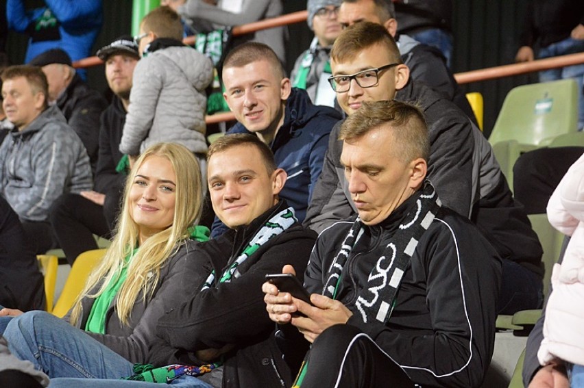 Biało-zielono-czarno na trybunach w trakcie meczu GKS Bełchatów - GKS Tychy [GALERIA]