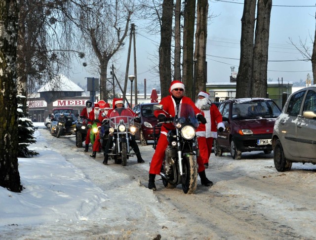 Gwiazdory na motorach dotarły także z prezentami dla małych pacjentów