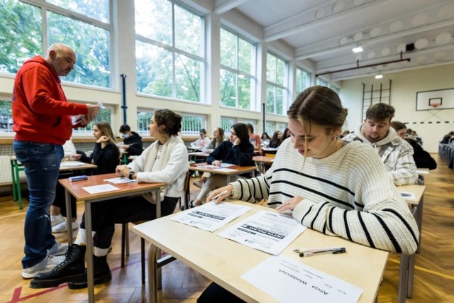 28.09.2022 bydgoszcz iii lo probna matura jezyk polski szkola edukacja egzamin . fot: tomasz czachorowski/polska press