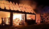 Chocznia. Ogień strawił stodołę. Ktoś ją podpalił? [ZDJĘCIA]