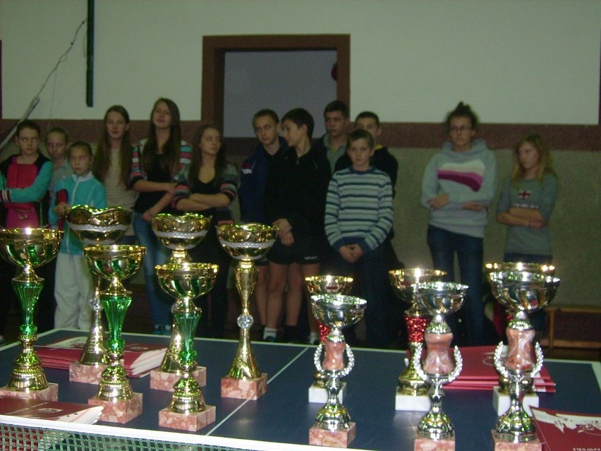 Tenisiści z Miastka wygrali powiatowy finał gimnazjady