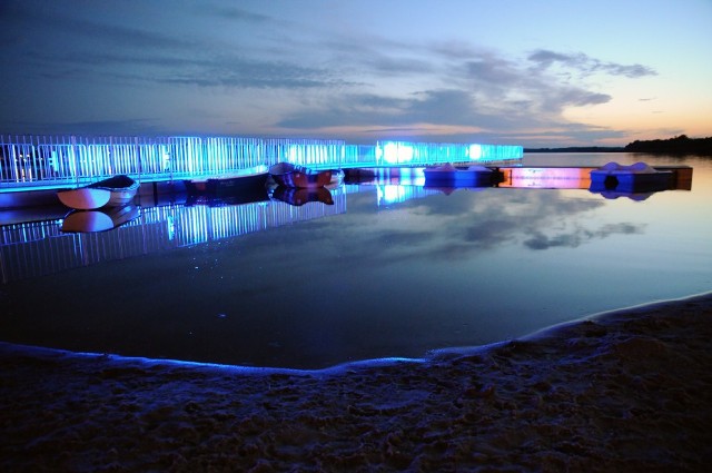 W Dolsku stawia się na turystykę, na zdjęciu plaża na jeziorze Dolskim Wielkim po modernizacji. Czy sprzedaż części nabrzeża jeziora pomoże w budowaniu wizerunku turystycznej gminy?