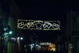 Iluminacja świąteczna w Płocku. Miejskie dekoracje już rozświetliły ulice [ZDJĘCIA]