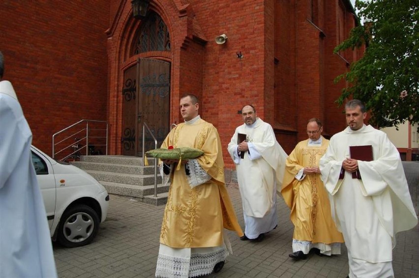 Wprowadzenie relikwii Jana Pawła II do kościoła św.Kazimierza w Kartuzach 2014