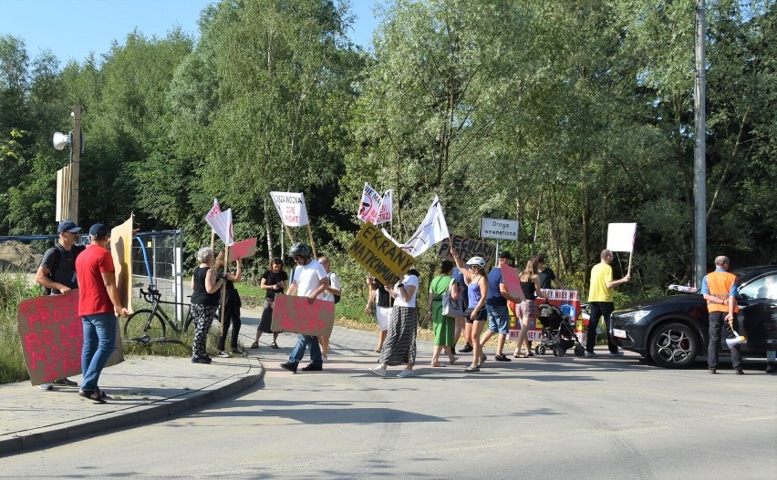 Protest mieszkańców szczyglic i Balic przeciwko hałasom z...