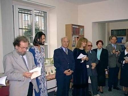 Z okazji inauguracji Września Literackiego do grodziskiej biblioteki zjechało wielu poznańskich literatów.